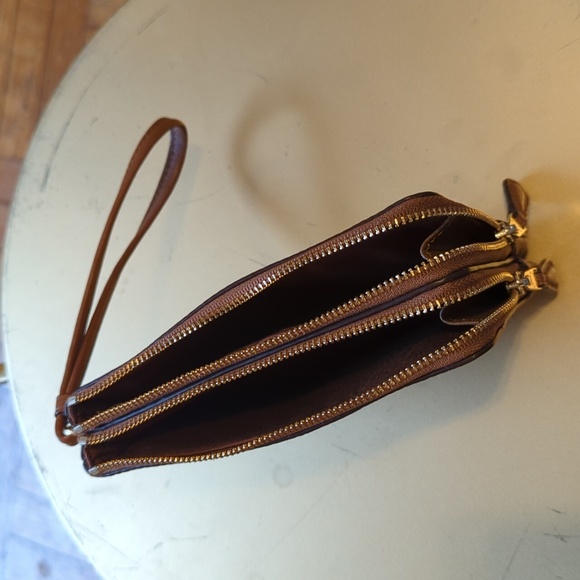 Coach - Brown leather wristlet - Picture 2 of 3